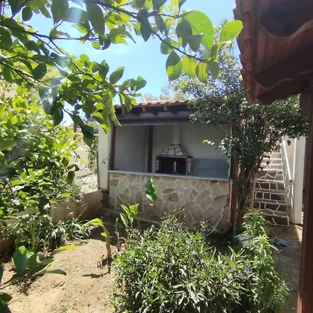 Roadhouse #2, Nilie Hospitality Mgmt Διαμέρισμα Φλογητά